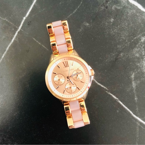 Michael Kors pink & gold watch (BNWOT) - Picture 4 of 7